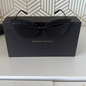 Cat eye Bottega veneta new sunglasses